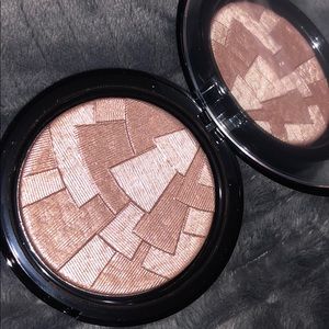 Anastasia Beverly Hills illuminator in Riviera